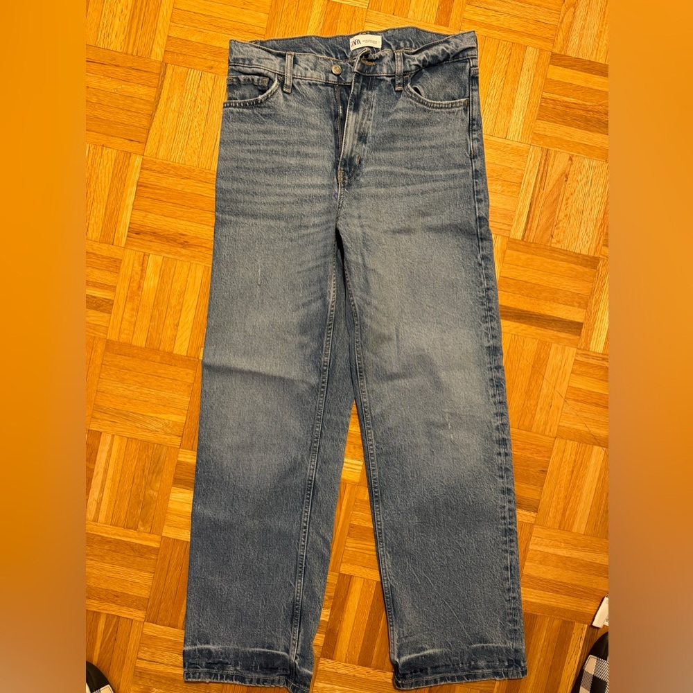 ZARA Straight Leg Jeans (Size 6 Waist 28”)